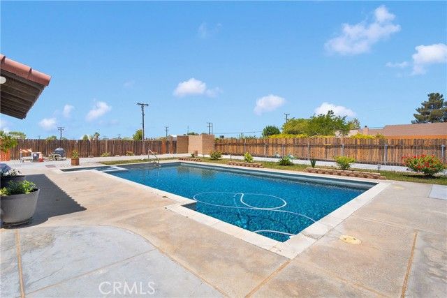 19678 Red Feather Road, Apple Valley, CA 92307