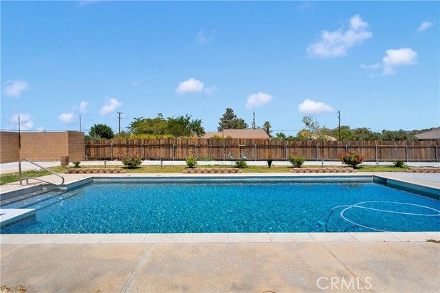 19678 Red Feather Road, Apple Valley, CA 92307