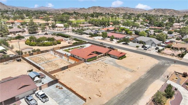 19678 Red Feather Road, Apple Valley, CA 92307
