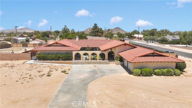 19678 Red Feather Road, Apple Valley, CA 92307
