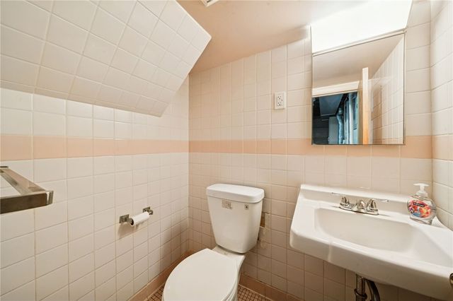 289 Evaline St, Penn Hills, PA 15235