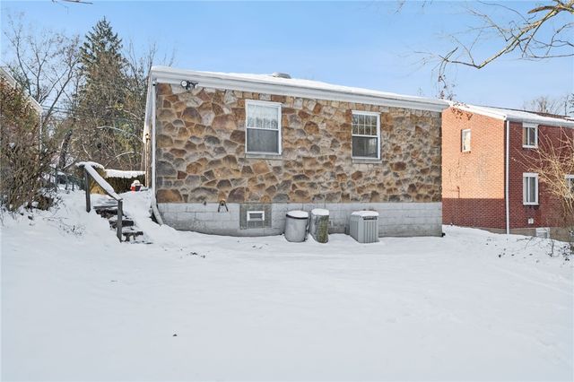 289 Evaline St, Penn Hills, PA 15235