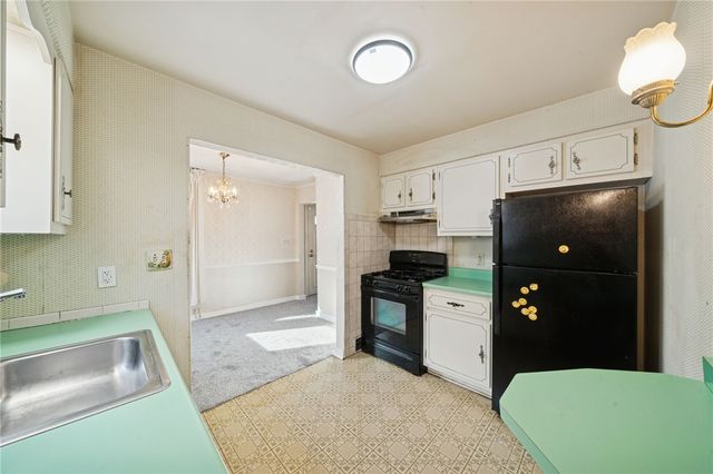 289 Evaline St, Penn Hills, PA 15235