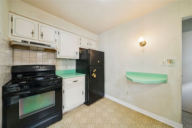 289 Evaline St, Penn Hills, PA 15235