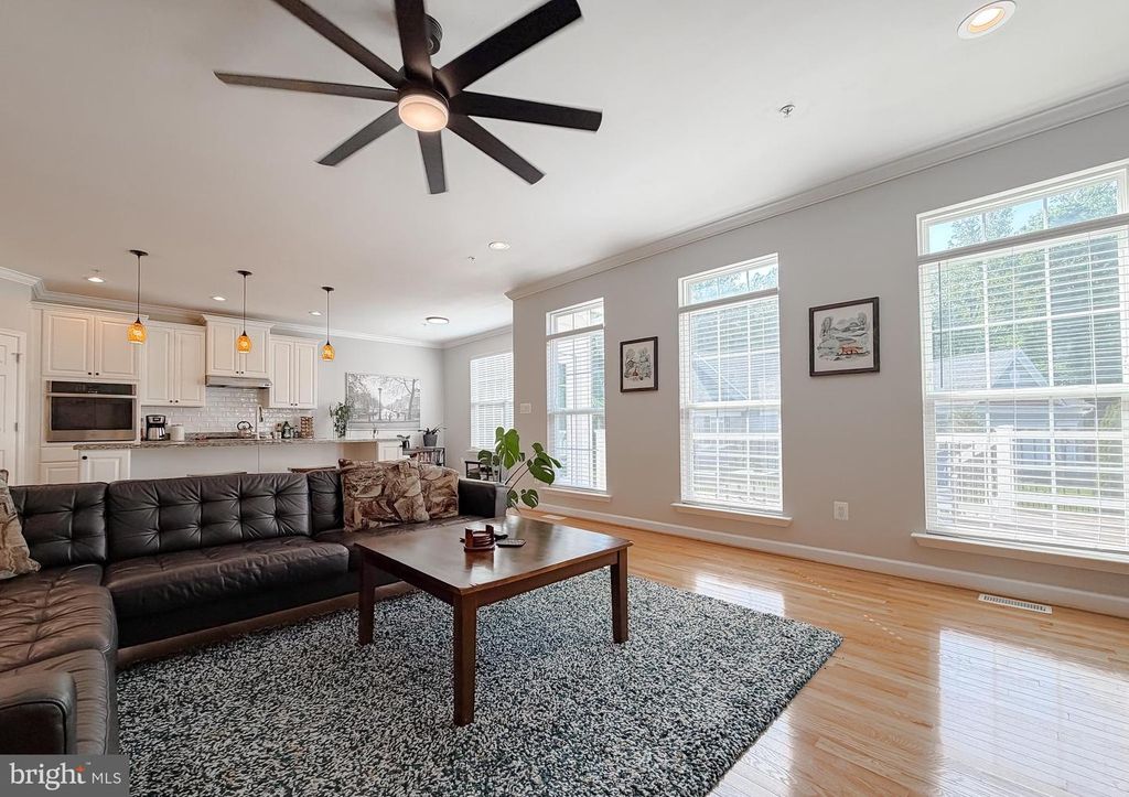 Image 12 of property listing at 45550 HAVENRIDGE ST, California, MD 20619