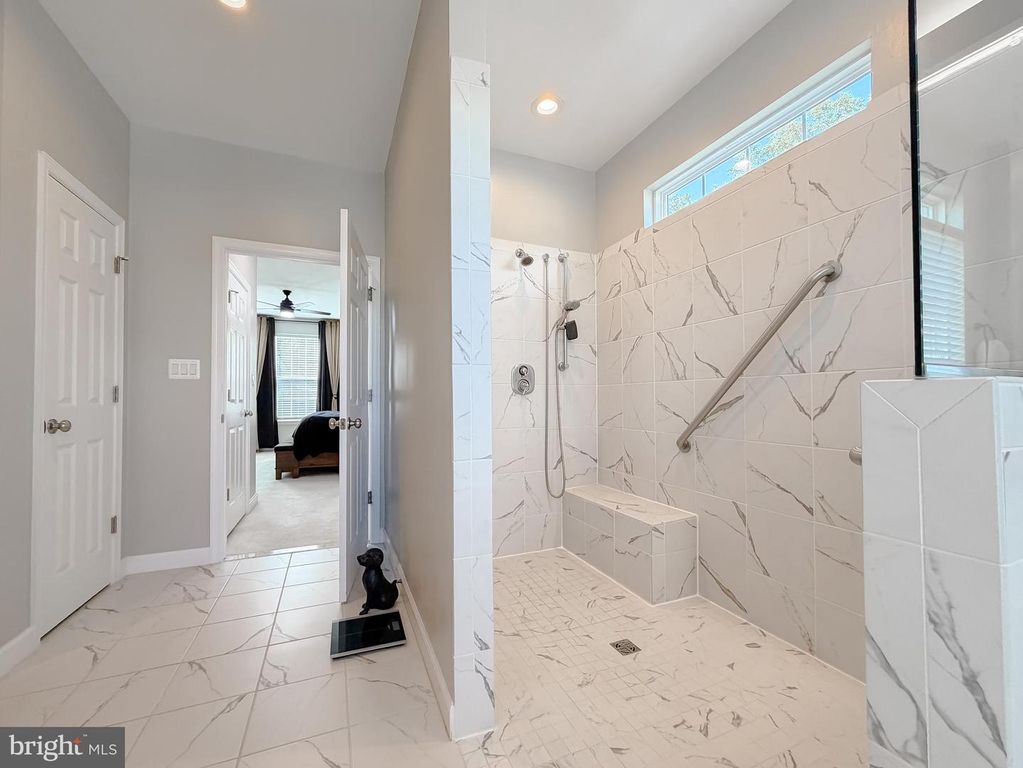 Image 21 of property listing at 45550 HAVENRIDGE ST, California, MD 20619