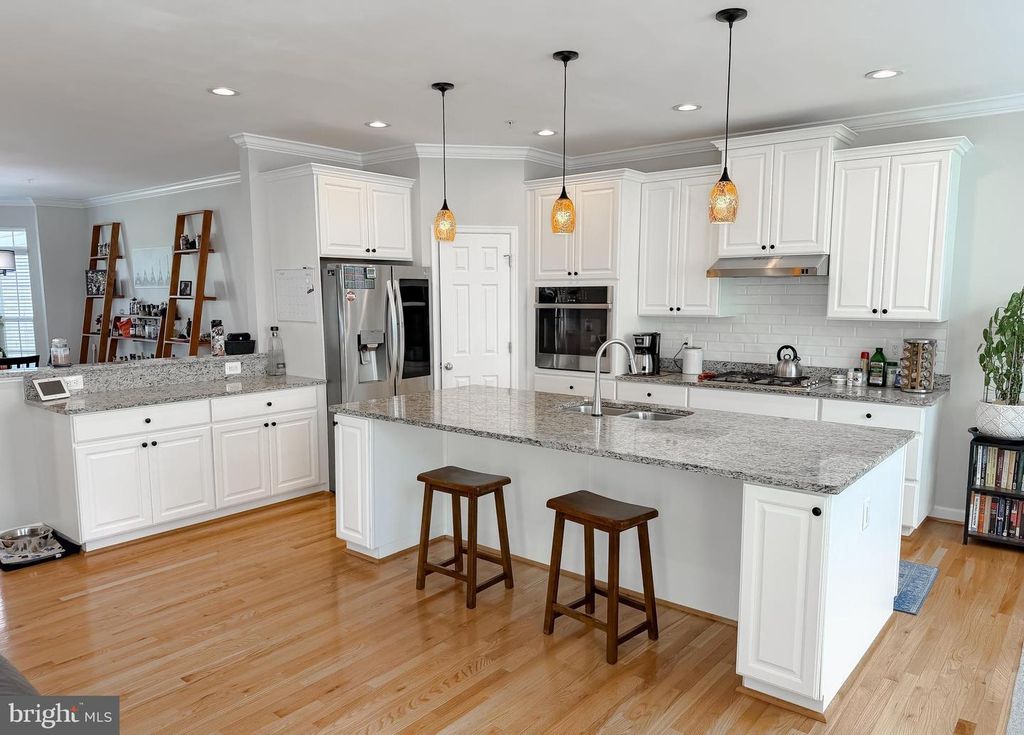 Image 5 of property listing at 45550 HAVENRIDGE ST, California, MD 20619