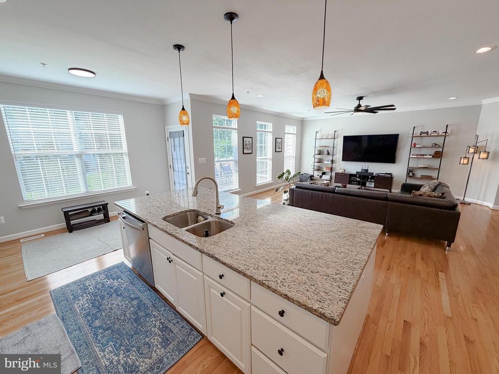 Image 8 of property listing at 45550 HAVENRIDGE ST, California, MD 20619