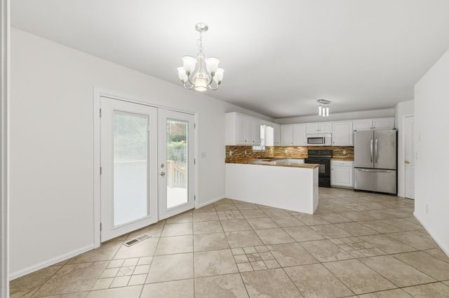 233 Briarcotes Cir, La Vergne, TN 37086