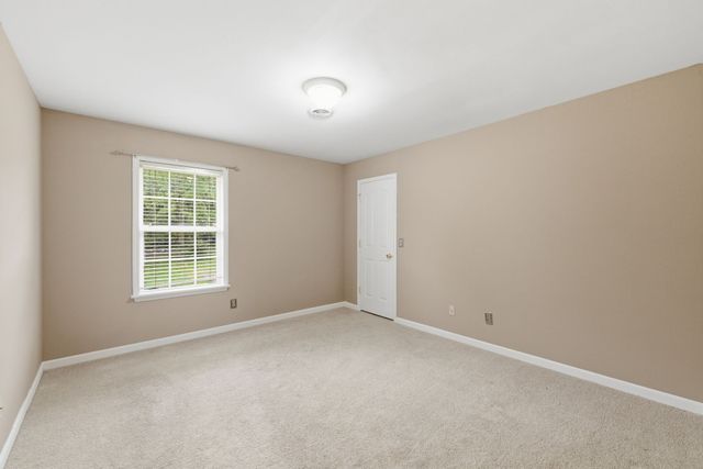233 Briarcotes Cir, La Vergne, TN 37086