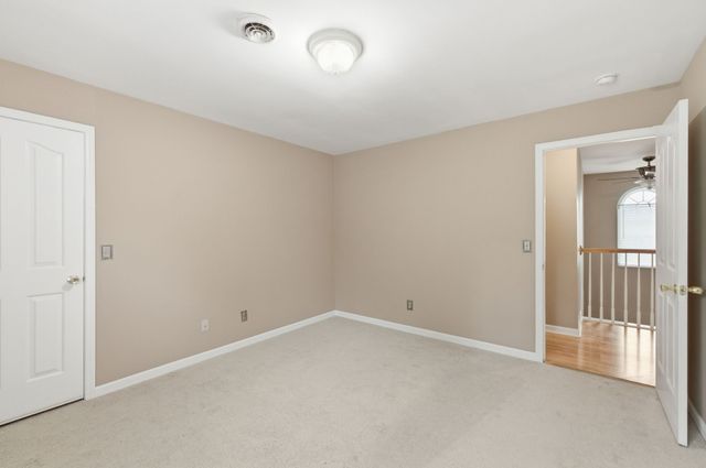 233 Briarcotes Cir, La Vergne, TN 37086