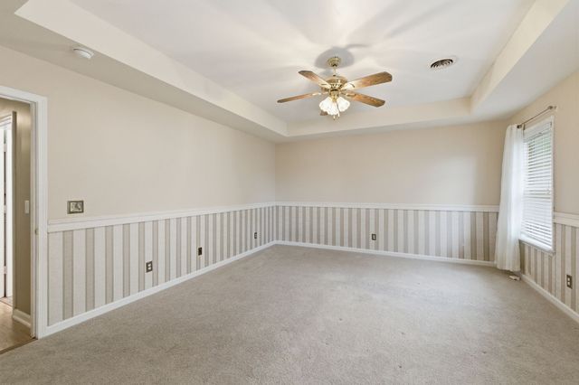 233 Briarcotes Cir, La Vergne, TN 37086