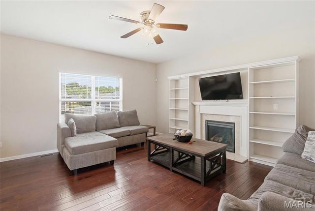 728 Longfellow Drive, O'fallon, IL 62269