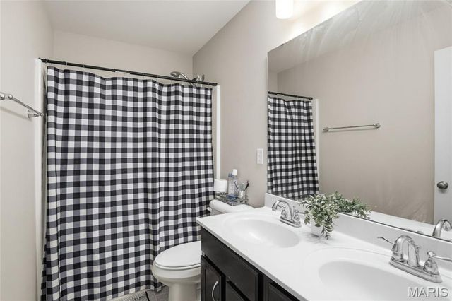728 Longfellow Drive, O'fallon, IL 62269