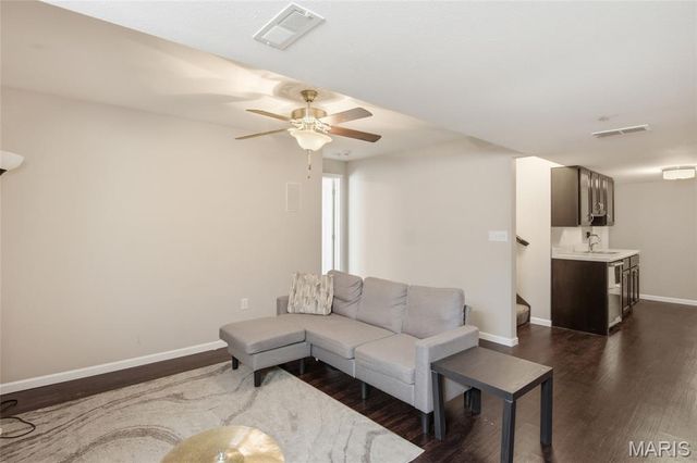 728 Longfellow Drive, O'fallon, IL 62269