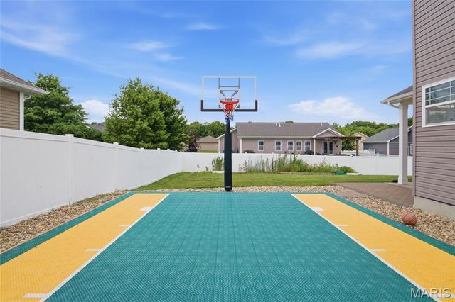 728 Longfellow Drive, O'fallon, IL 62269