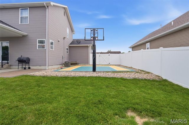 728 Longfellow Drive, O'fallon, IL 62269