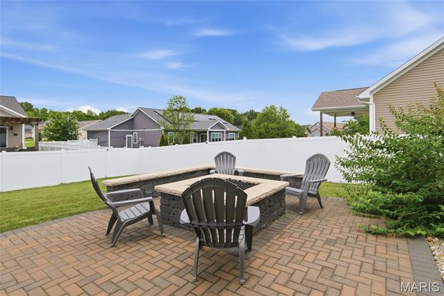 728 Longfellow Drive, O'fallon, IL 62269