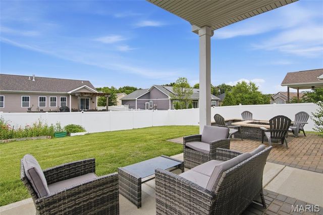 728 Longfellow Drive, O'fallon, IL 62269