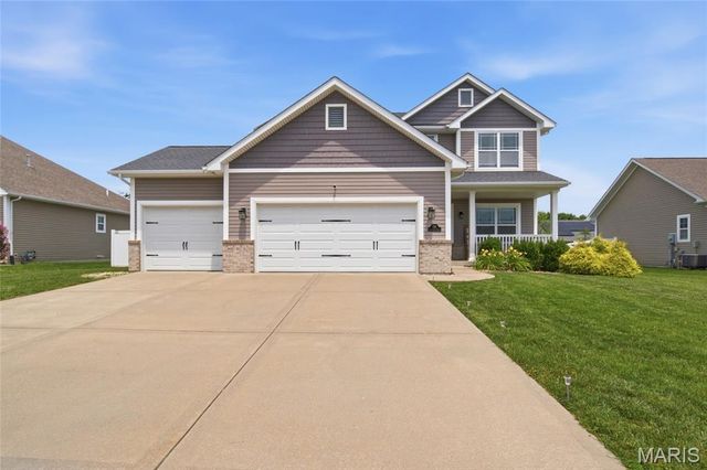 728 Longfellow Drive, O'fallon, IL 62269
