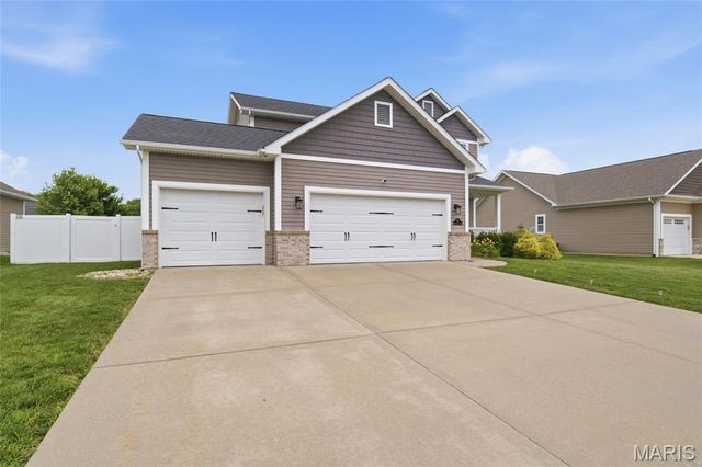 728 Longfellow Drive, O'fallon, IL 62269