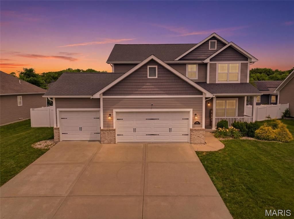 728 Longfellow Drive, O'fallon, IL 62269