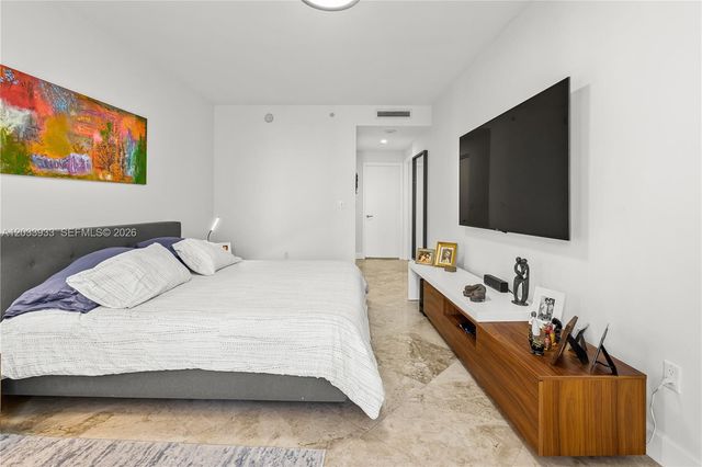 901 BRICKELL KEY BL 2206, Miami, FL 33131
