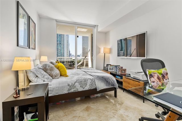 901 BRICKELL KEY BL 2206, Miami, FL 33131