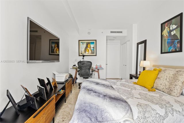 901 BRICKELL KEY BL 2206, Miami, FL 33131