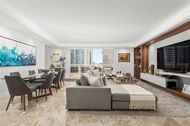 901 BRICKELL KEY BL 2206, Miami, FL 33131
