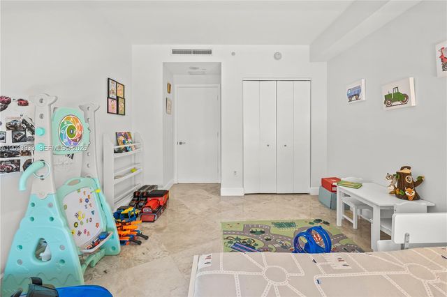 901 BRICKELL KEY BL 2206, Miami, FL 33131