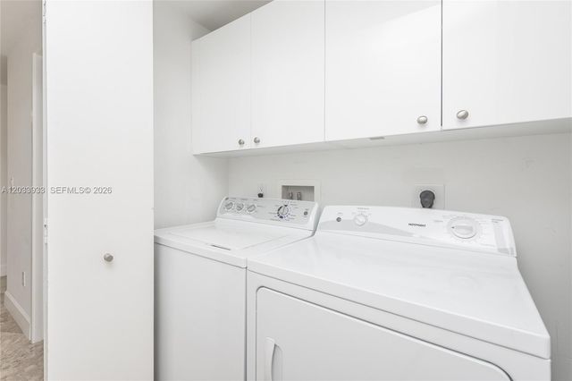 901 BRICKELL KEY BL 2206, Miami, FL 33131