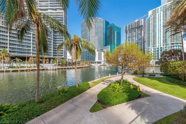 901 BRICKELL KEY BL 2206, Miami, FL 33131