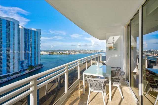901 BRICKELL KEY BL 2206, Miami, FL 33131