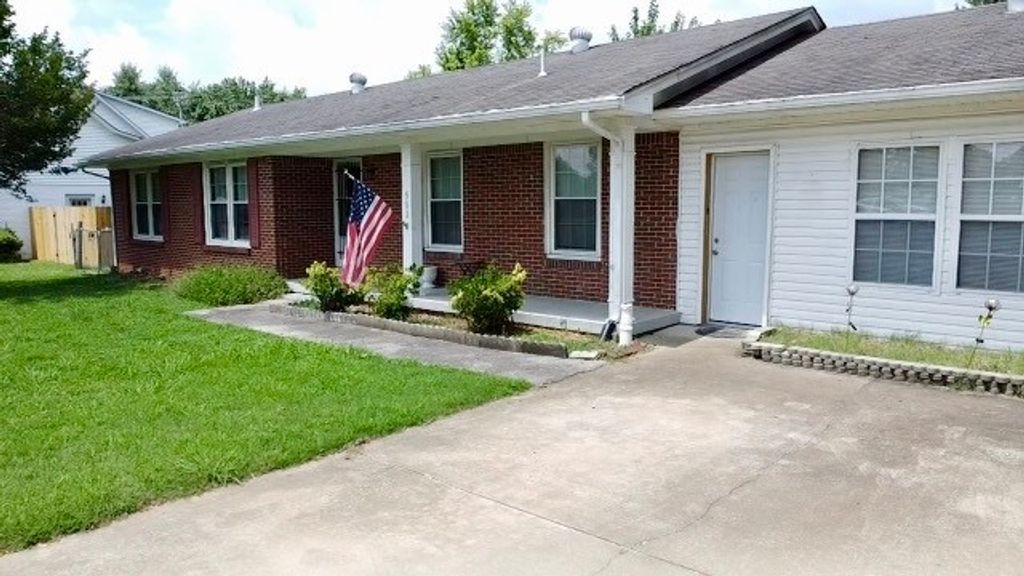 502 8th St, Lawrenceburg, TN 38464