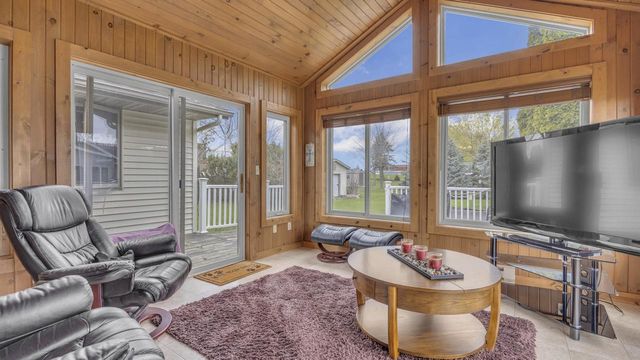 4916 White Fox DRIVE, Sheboygan, WI 53081