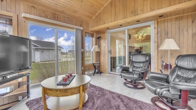 4916 White Fox DRIVE, Sheboygan, WI 53081