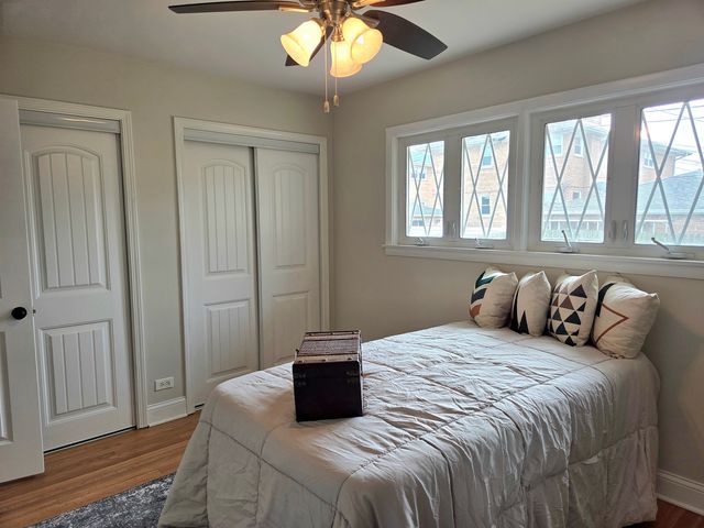 8517 W CARMEN Avenue, Chicago, IL 60656