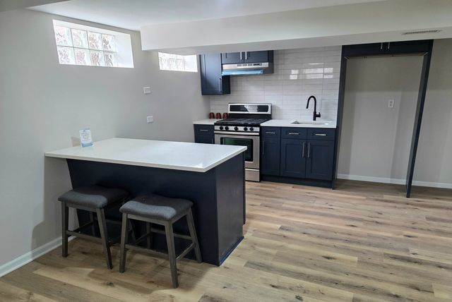 8517 W CARMEN Avenue, Chicago, IL 60656