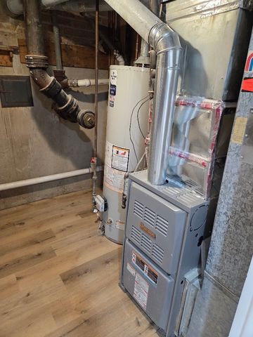 8517 W CARMEN Avenue, Chicago, IL 60656