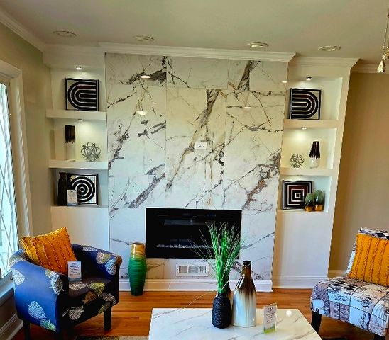 8517 W CARMEN Avenue, Chicago, IL 60656