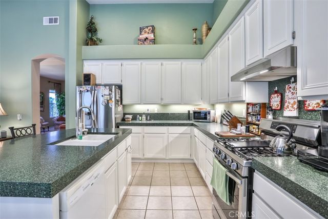 930 Mccall, Corona, CA 92881