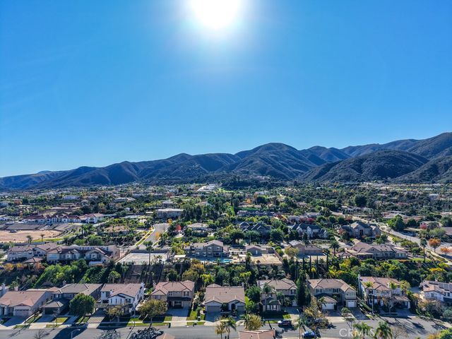930 Mccall, Corona, CA 92881