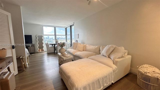 2899 Collins Avenue 1714, Miami Beach, FL 33140