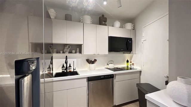 2899 Collins Avenue 1714, Miami Beach, FL 33140