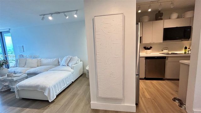 2899 Collins Avenue 1714, Miami Beach, FL 33140