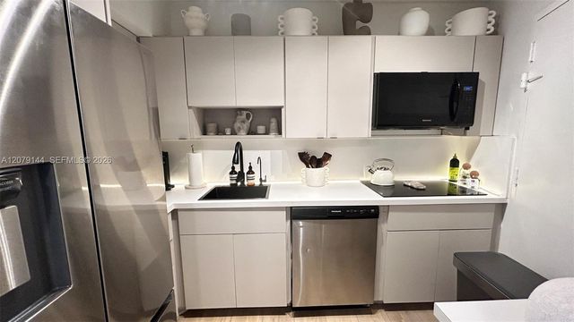 2899 Collins Avenue 1714, Miami Beach, FL 33140