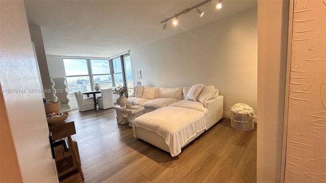 2899 Collins Avenue 1714, Miami Beach, FL 33140