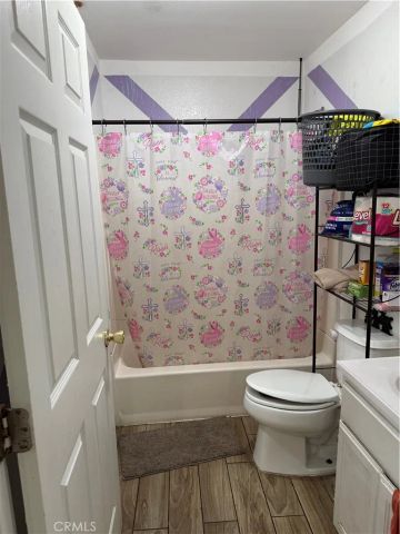 822 W 60th, Los Angeles, CA 90044
