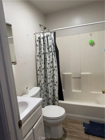 822 W 60th, Los Angeles, CA 90044